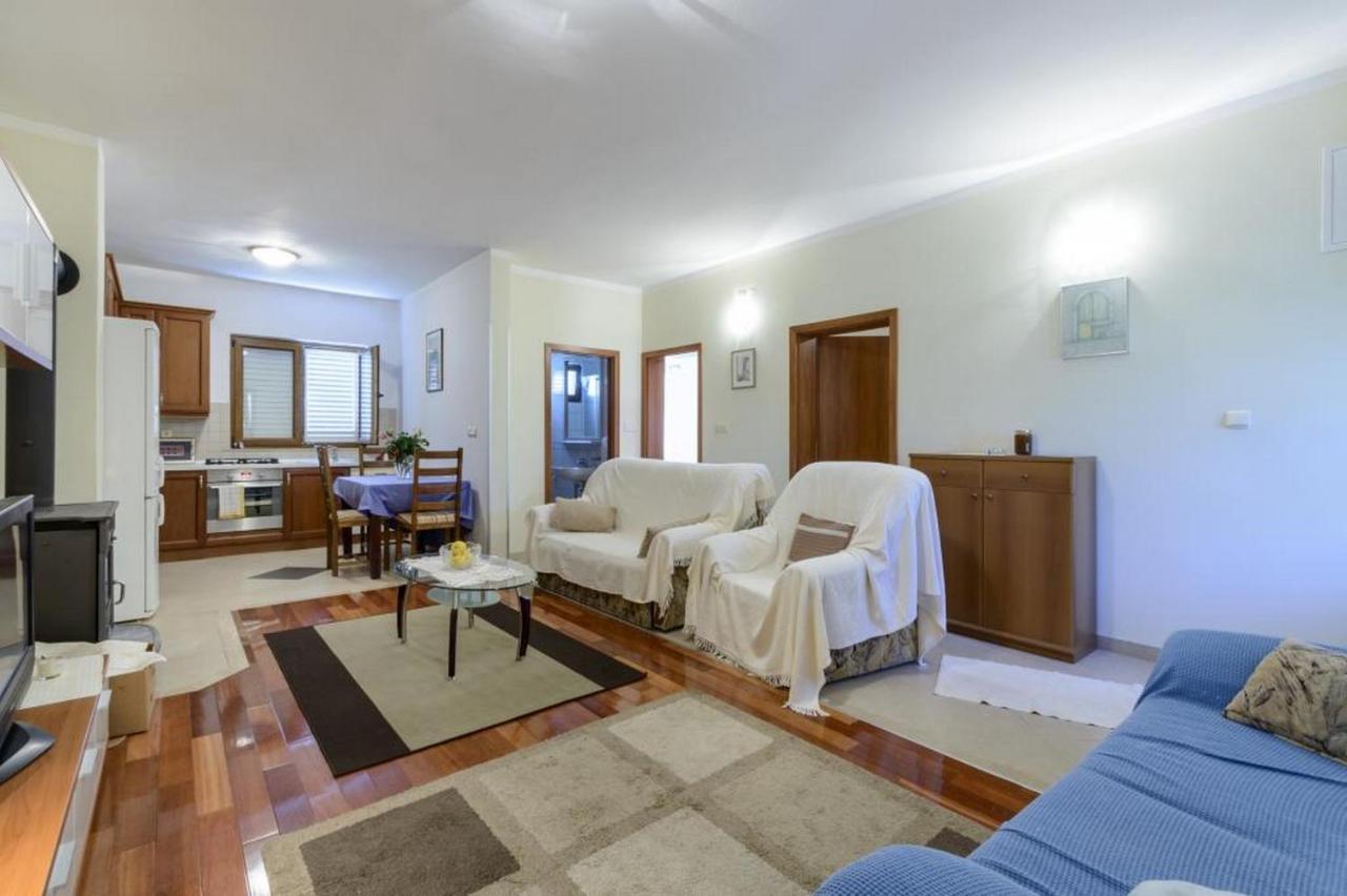Apartment Petar Vitaljina Bagian luar foto
